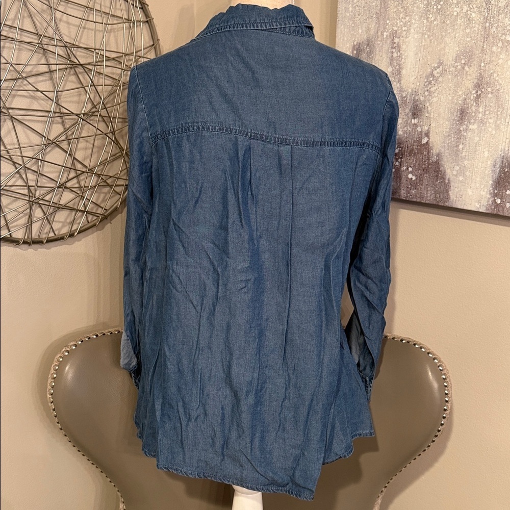 Women's Blue Button-FrontShirt - size large - Picture 4 of 6
